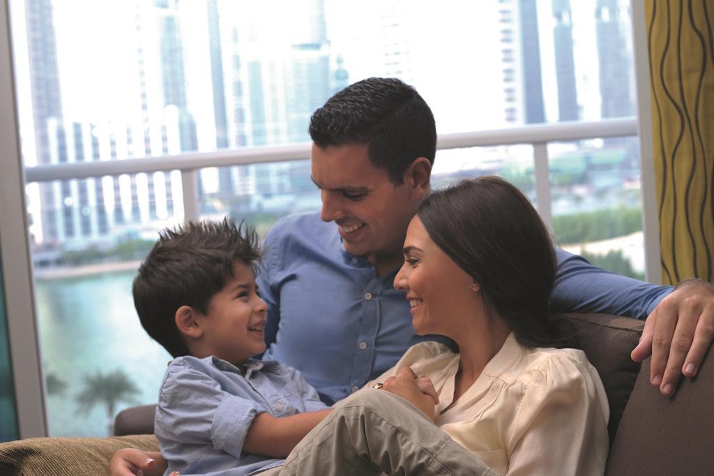 Moevenpick Hotel & Resort Al Bida'A Salmiya Luaran gambar A family in Panama